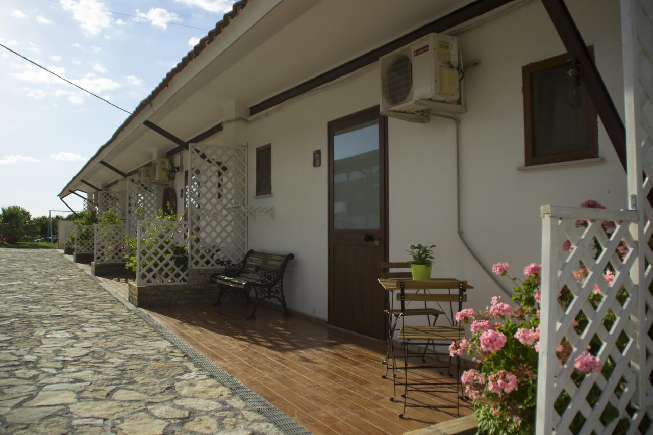 Fontana La Pietra Villa Pisticci Eksteriør billede