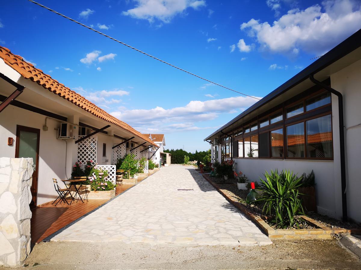 Fontana La Pietra Villa Pisticci Eksteriør billede